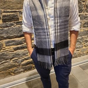 Cashmere Scarf Brand New Men's Gray and Black. In plastic